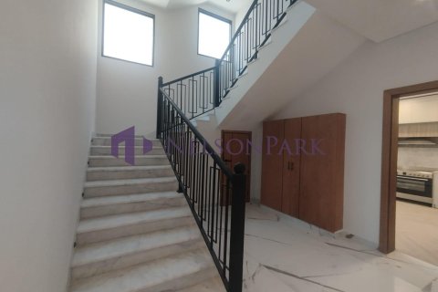 5 bedrooms Villa in Doha, Qatar No. 58525 9