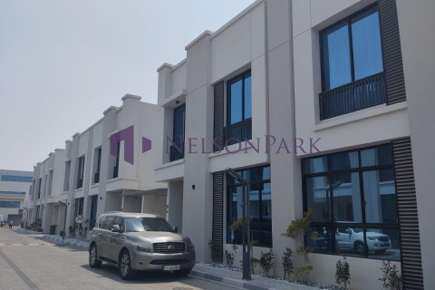 5 bedrooms Villa in Doha, Qatar No. 58525 3