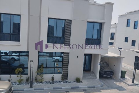 5 bedrooms Villa in Doha, Qatar No. 58525 1