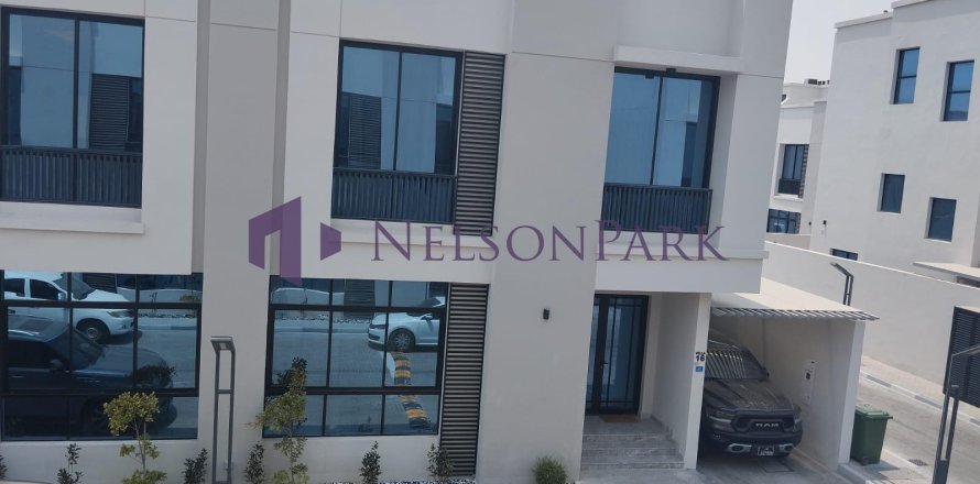 5 bedrooms Villa in Doha, Qatar No. 58525