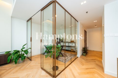 Квартира с 2 спальнями в The Address Dubai Marina, ОАЭ №156534 21
