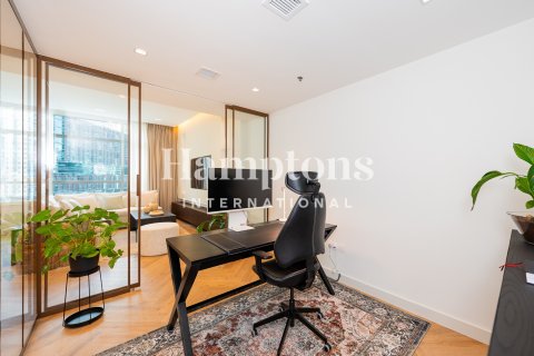 Квартира с 2 спальнями в The Address Dubai Marina, ОАЭ №156534 10
