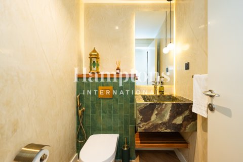 Квартира с 2 спальнями в The Address Dubai Marina, ОАЭ №156534 23