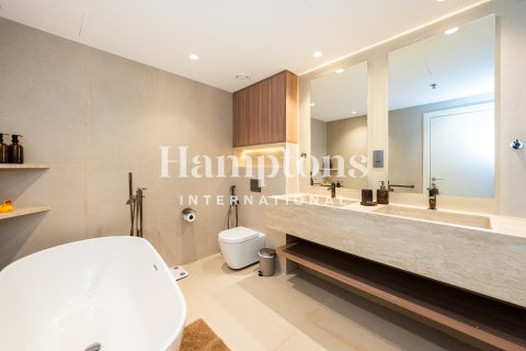 Квартира с 2 спальнями в The Address Dubai Marina, ОАЭ №156534 13