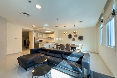 Квартира с 3 спальнями  №106646 2