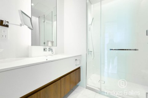 Apartment de 3 dormitorios en The Hills, UAE No. 102445 13
