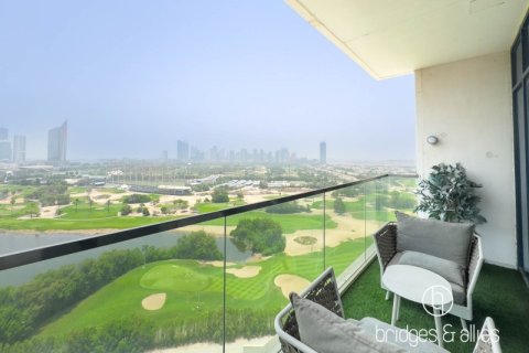 Apartment de 3 dormitorios en The Hills, UAE No. 102445 8
