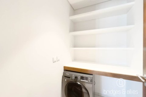 Apartment de 3 dormitorios en The Hills, UAE No. 102445 24