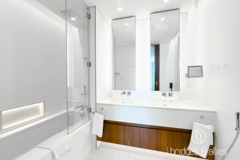 Apartment de 3 dormitorios en The Hills, UAE No. 102445 12