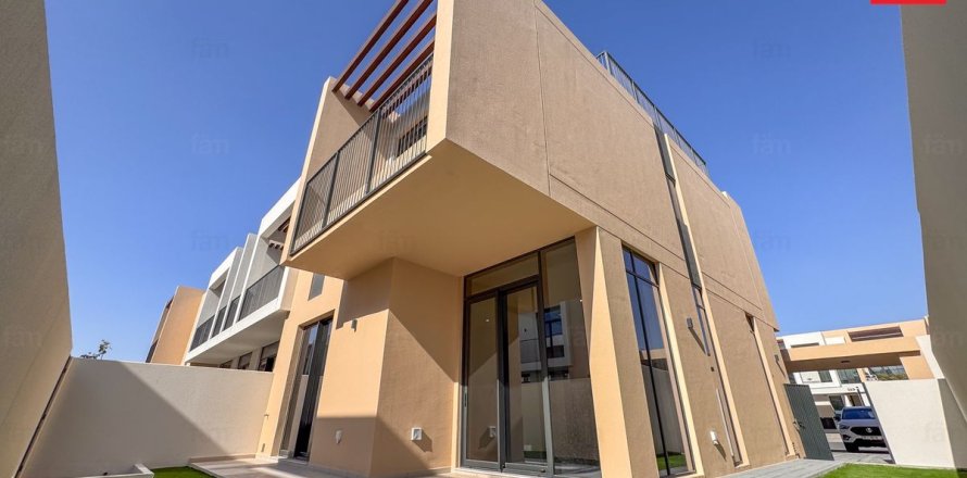 Villa de 4 chambres à Dubai, UAE No. 140515