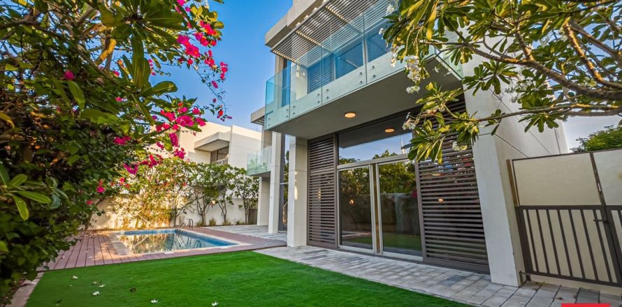 Villa de 5 chambres à Dubai, UAE No. 140520