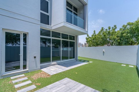 3 غرف نوم فيلا في Arabella Townhouses, الإمارات العربية المتحدة رقم 164235 21