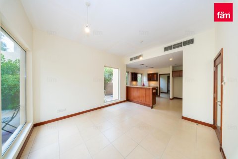 3 bedrooms Villa in Dubai, UAE No. 166214 8