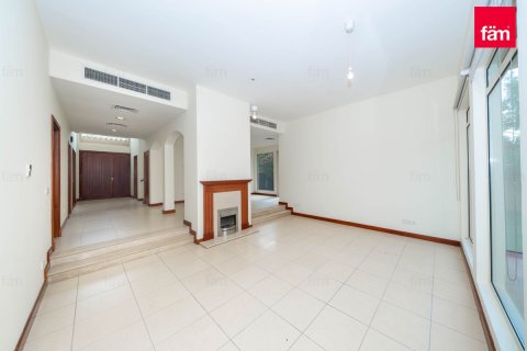 3 bedrooms Villa in Dubai, UAE No. 166214 3