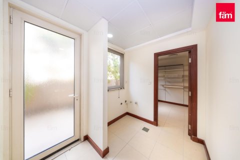 3 bedrooms Villa in Dubai, UAE No. 166214 25