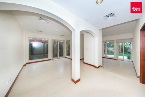 3 bedrooms Villa in Dubai, UAE No. 166214 7