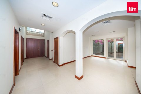 3 bedrooms Villa in Dubai, UAE No. 166214 5