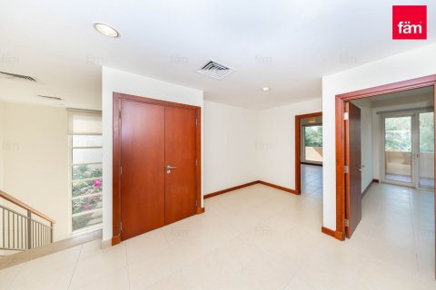 3 bedrooms Villa in Dubai, UAE No. 166214 16