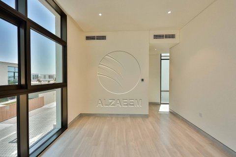 3 bedrooms Townhouse in Abu Dhabi, UAE No. 91114 8