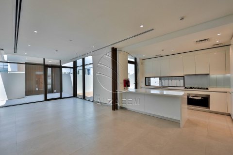 3 bedrooms Townhouse in Abu Dhabi, UAE No. 91114 24