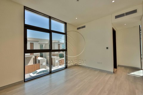3 bedrooms Townhouse in Abu Dhabi, UAE No. 91114 9