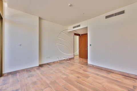 5 bedrooms Villa in Abu Dhabi, UAE No. 91113 10