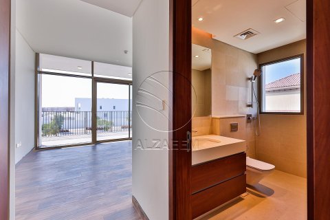 5 bedrooms Villa in Abu Dhabi, UAE No. 91113 6