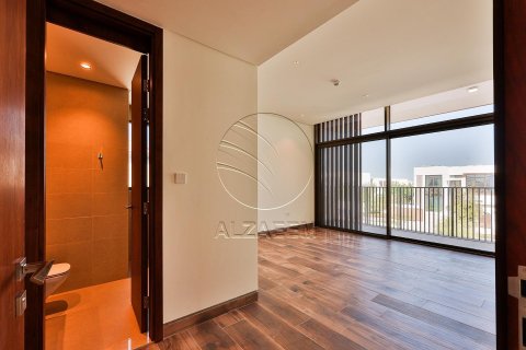 5 bedrooms Villa in Abu Dhabi, UAE No. 91113 9