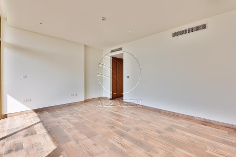 5 bedrooms Villa in Abu Dhabi, UAE No. 91113 8