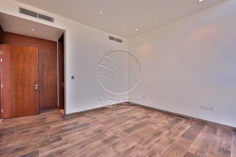5 bedrooms Villa in Abu Dhabi, UAE No. 91113 17