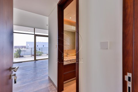 5 bedrooms Villa in Abu Dhabi, UAE No. 91113 7