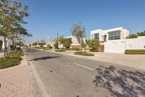 5 bedrooms Villa in Abu Dhabi, UAE No. 91113 2