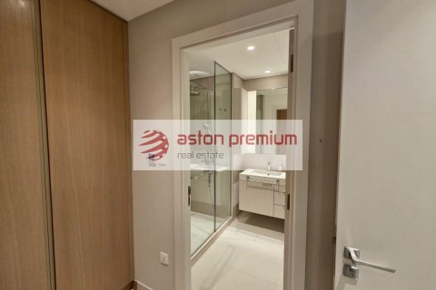 Квартира с 2 спальнями в EMAAR Beachfront, ОАЭ №203242 13
