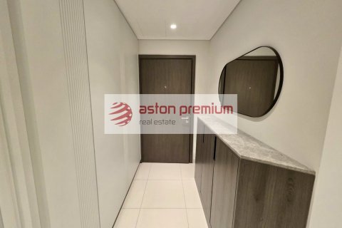 Квартира с 2 спальнями в EMAAR Beachfront, ОАЭ №203242 9