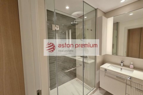 Квартира с 2 спальнями в EMAAR Beachfront, ОАЭ №203242 18