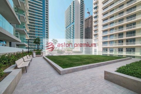 Квартира с 2 спальнями в EMAAR Beachfront, ОАЭ №203242 23