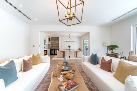 Villa de 5 dormitorios en Dubai Sports City, UAE No. 154356 10