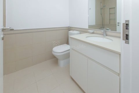2 bedrooms Apartment in Zahra Breeze Apartments, UAE No. 167263 18
