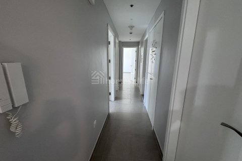 3 bedrooms Apartment in Zahra Apartments, UAE No. 167261 6