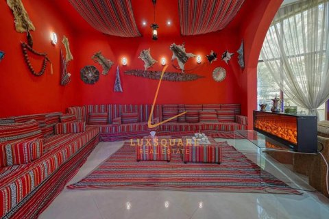 Villa de 8 dormitorios en Sector E, UAE No. 150282 23
