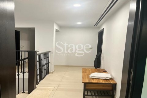 Вилла с 4 спальнями в Dubai Land, ОАЭ №185648 15