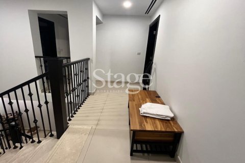 Вилла с 4 спальнями в Dubai Land, ОАЭ №185648 13