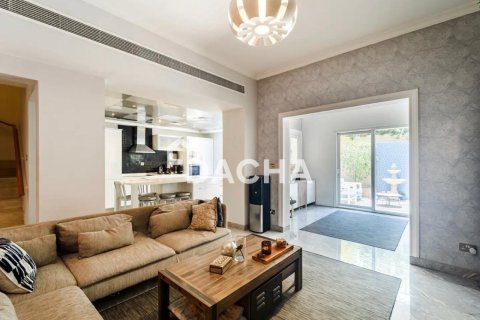 Villa de 3 dormitorios en Meadows, UAE No. 210330 8