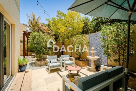 Villa de 3 dormitorios en Meadows, UAE No. 210330