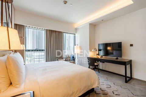 Квартира с 2 спальнями в Address Harbour Point, ОАЭ №193715 3
