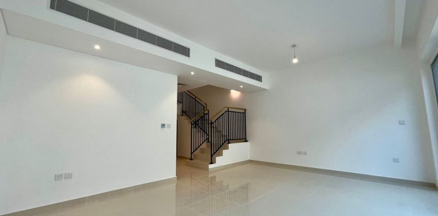 3 bedrooms Townhouse in Dubai, UAE No. 164317
