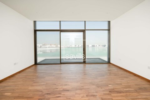 6 bedrooms Villa in Abu Dhabi, UAE No. 194817 10