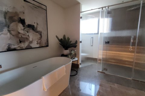 Вилла с 3 спальнями в Абу-Даби, ОАЭ №152333 8