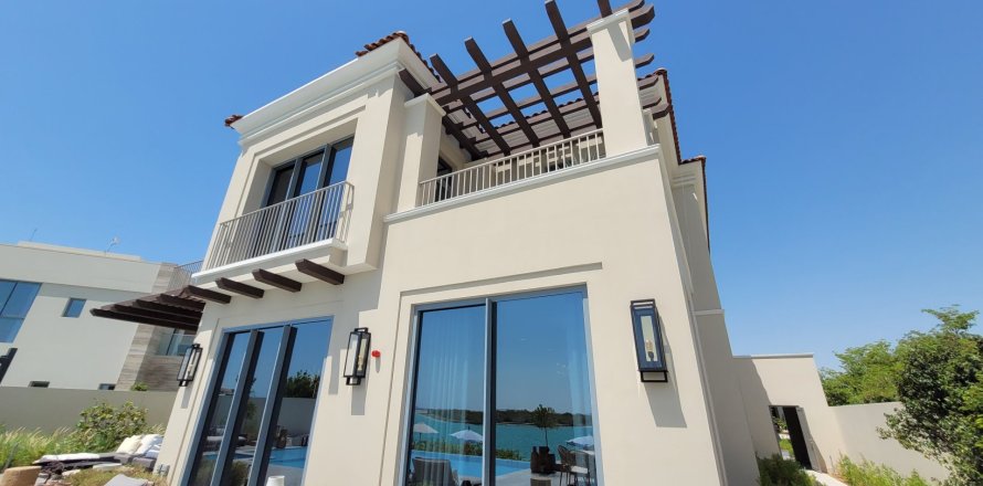 Вилла с 3 спальнями в Абу-Даби, ОАЭ №152333