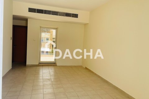 Вилла с 3 спальнями в District 15, ОАЭ №162074 13